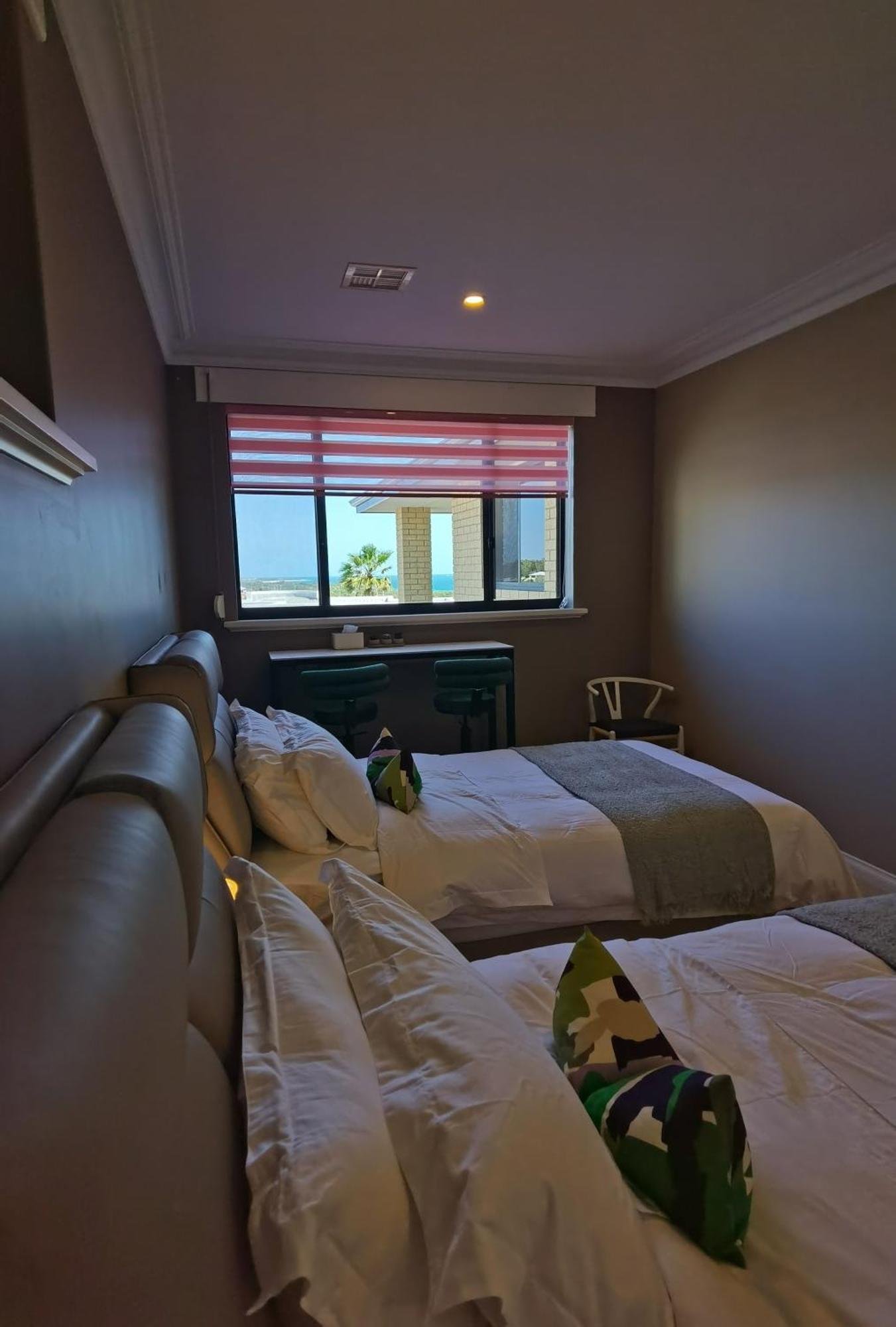 Sunny Ocean View Retreat Daire Perth Oda fotoğraf
